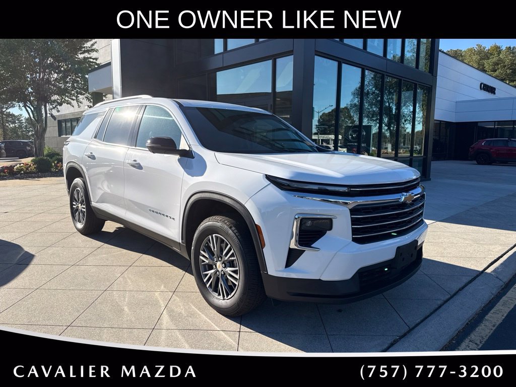 Used 2026 Chevrolet Traverse LT w/ Driver Confidence Package FWD image 1
