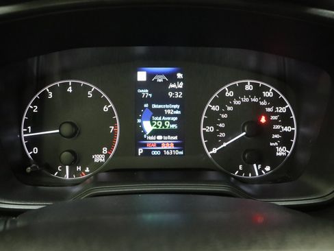 Used 2025 Toyota Corolla SE FWD image 35