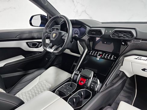 Used 2021 Lamborghini Urus image 14