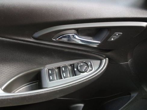 Used 2020 Chevrolet Malibu LS image 11