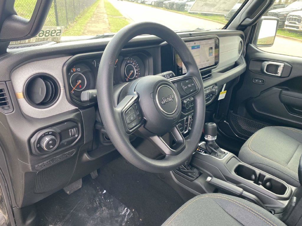 New 2026 Jeep Gladiator Sport AWD/4WD image 15