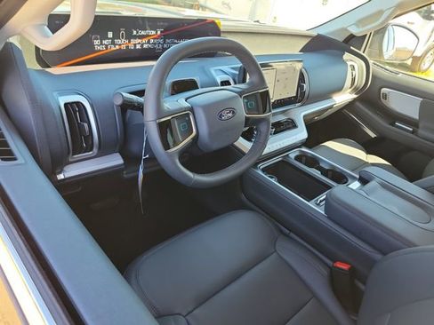 New 2026 Ford Expedition Active image 6