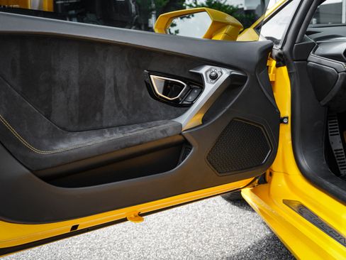 Used 2015 Lamborghini Huracan LP 610-4 AWD/4WD image 15