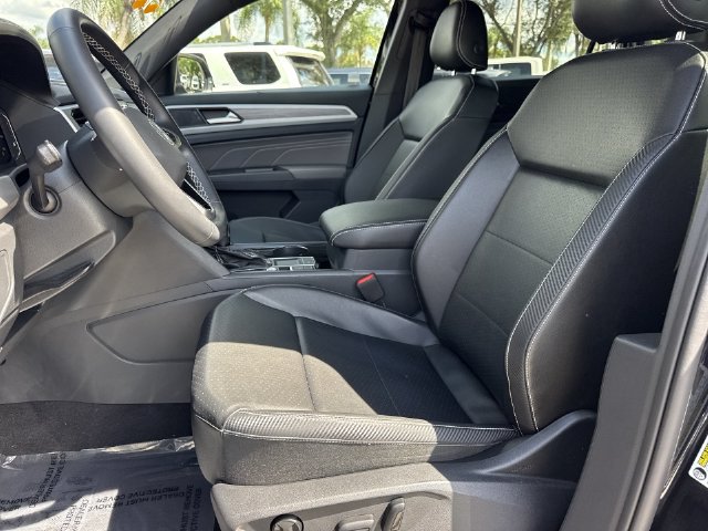 Used 2022 Volkswagen Atlas Cross Sport SE w/ Black Wheel Package FWD image 11