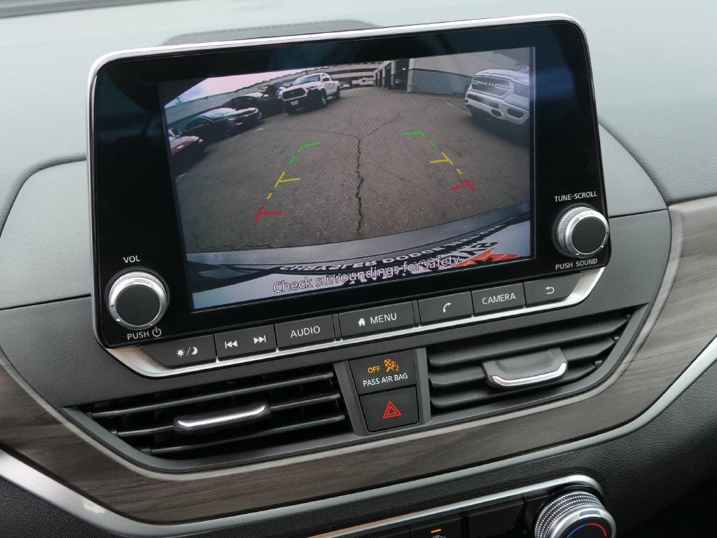 Used 2024 Nissan Altima 2.5 SV FWD image 17