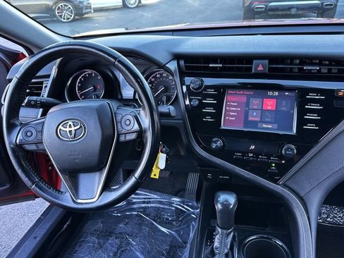 Used 2019 Toyota Camry SE image 14