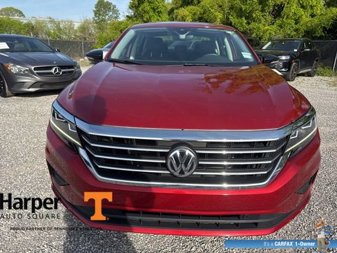 Used 2022 Volkswagen Passat 2.0T image 8