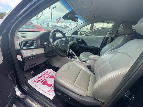 Used 2018 Kia Niro EX Premium image 10