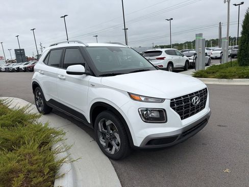 New 2026 Hyundai Venue SEL FWD image 3