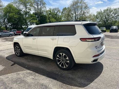 Used 2023 Jeep Grand Cherokee L Overland w/ Luxury Tech Group IV AWD/4WD image 5