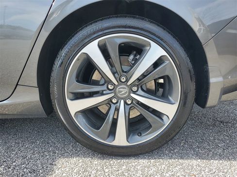 Certified 2025 Acura TLX w/ Technology Package image 9