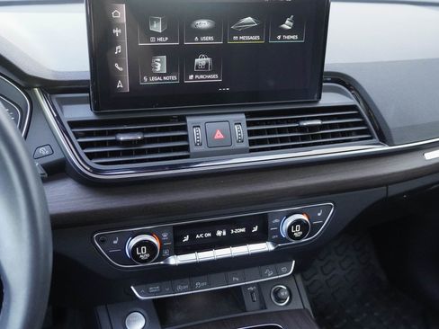 Used 2023 Audi Q5 2.0T Premium w/ Convenience Package AWD/4WD image 20