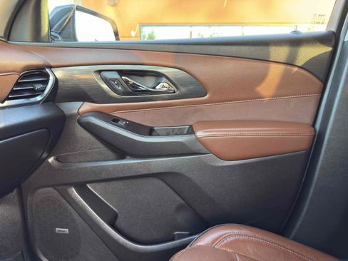 Used 2018 Chevrolet Traverse High Country w/ LPO, Cargo Package AWD/4WD image 49