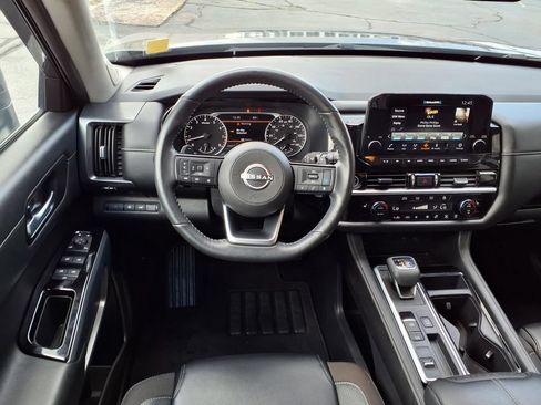 Used 2024 Nissan Pathfinder SL w/ SL Premium Package FWD image 7