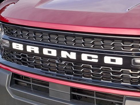 Used 2025 Ford Bronco Sport Outer Banks w/ Outer Banks Tech Package+ AWD/4WD image 32