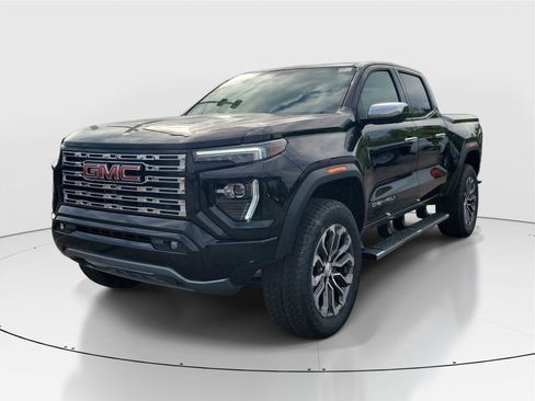 New 2026 GMC Canyon Denali image 4