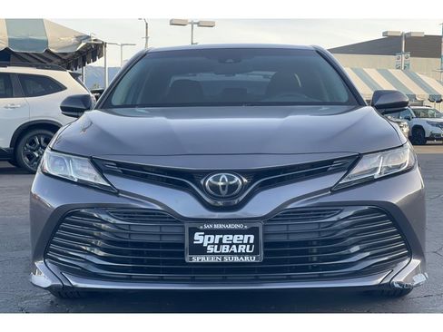 Used 2018 Toyota Camry LE image 9