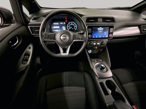 Used 2023 Nissan Leaf S image 5