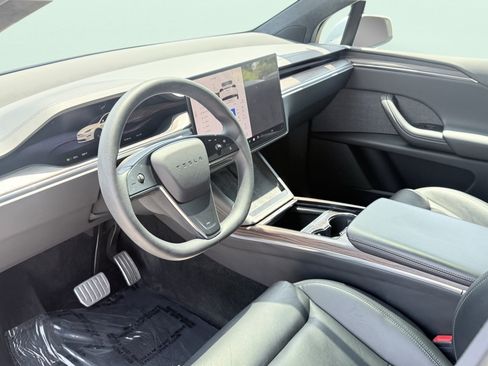 Used 2023 Tesla Model X AWD/4WD image 32