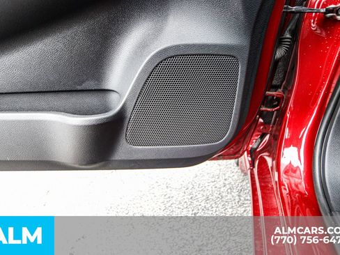 Used 2020 Nissan Versa SR w/ Convenience Package image 55