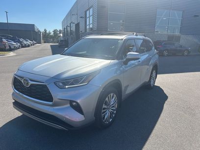 Used 2024 Toyota Highlander Platinum