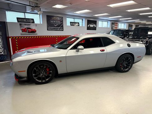 Used 2021 Dodge Challenger R/T Scat Pack image 4