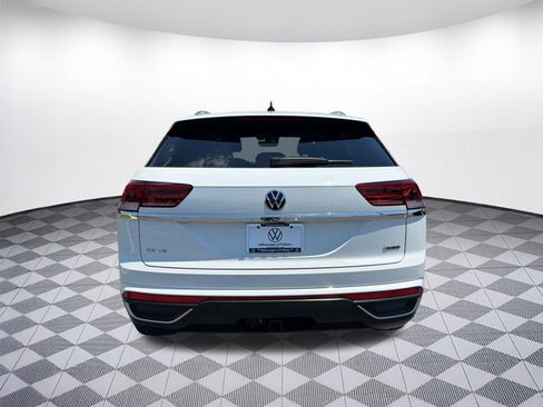Certified 2023 Volkswagen Atlas Cross Sport SE w/ Black Wheel Package AWD/4WD image 10