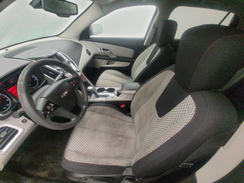 Used 2015 GMC Terrain SLE image 17