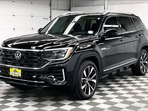 Used 2025 Volkswagen Atlas SEL Premium R-Line image 12