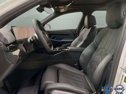 Used 2025 BMW 530i xDrive image 17