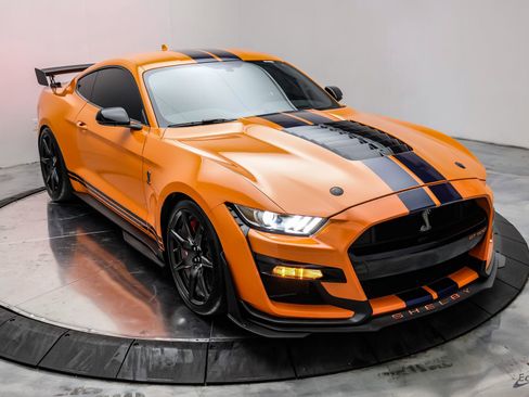 Used 2020 Ford Mustang Shelby GT500 w/ Carbon Fiber Track Pack RWD image 30