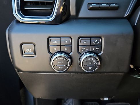 Used 2023 GMC Sierra 1500 Denali Ultimate image 16