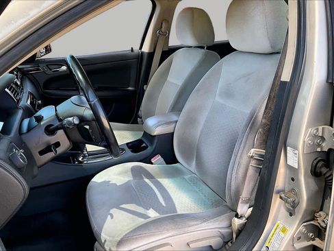 Used 2012 Chevrolet Impala LT FWD image 7
