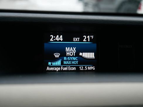 Used 2013 Toyota Sienna XLE image 29