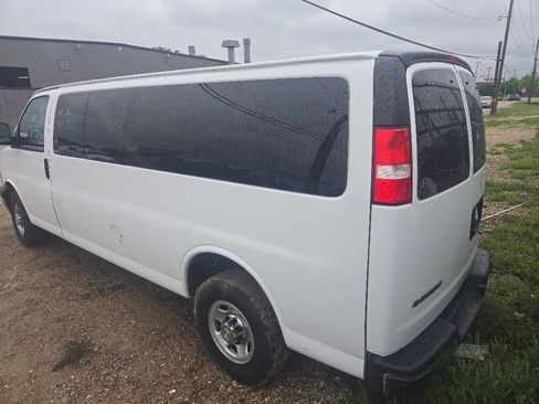Used 2024 Chevrolet Express 3500 LT w/ LT Preferred Equipment Group RWD image 3