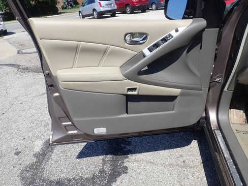 Used 2014 Nissan Murano SL w/ Navigation Package AWD/4WD image 10