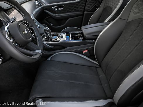 New 2025 Bentley Flying Spur Plug-In Hybrid image 25