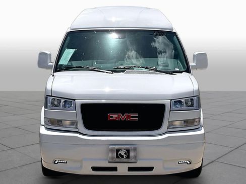 New 2026 GMC Savana 2500 w/ Driver Convenience Package RWD image 3