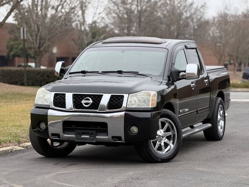 Used 2006 Nissan Titan LE w/ (U01) Nissan Navigation Pkg RWD image 1