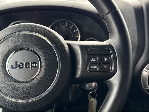 Used 2017 Jeep Wrangler Sahara w/ Connectivity Group image 30