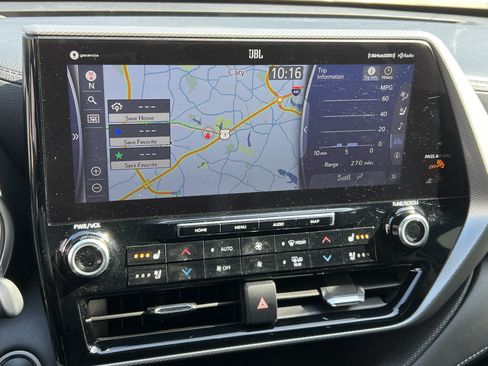 Used 2021 Toyota Highlander Platinum FWD image 24