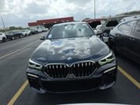 Used 2022 BMW X6 M50i w/ Dynamic Handling Package image 2