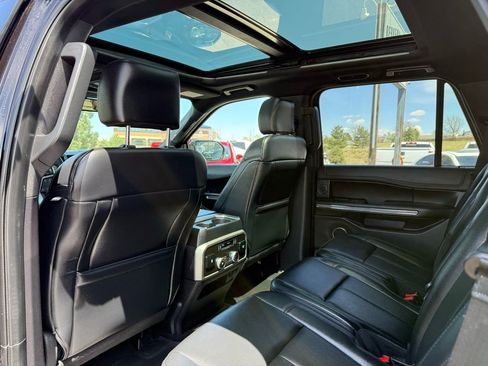 Used 2019 Ford Expedition XLT w/ Equipment Group 202A AWD/4WD image 14