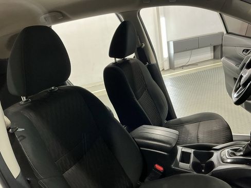 Used 2020 Nissan Rogue S image 19