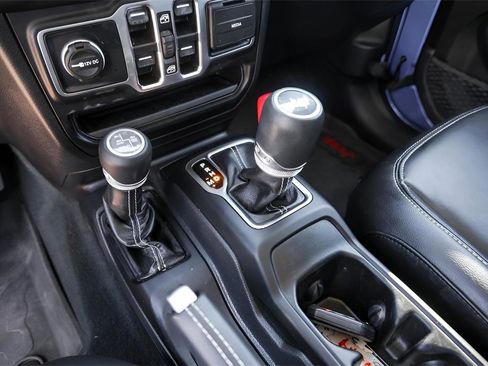 Used 2022 Jeep Wrangler Unlimited Sahara w/ Cold Weather Group image 21