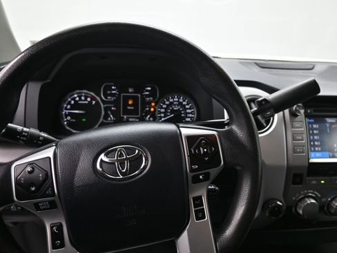 Used 2018 Toyota Tundra SR5 image 16