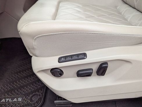 Used 2024 Volkswagen Atlas SEL Premium R-Line image 30