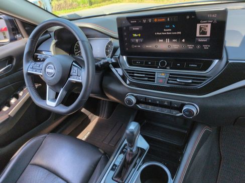 Used 2024 Nissan Altima 2.5 SR w/ SR Premium Package AWD/4WD image 36