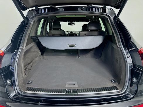 Used 2017 Porsche Cayenne Platinum Edition image 19