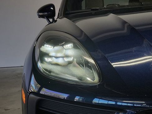 Used 2021 Porsche Macan GTS image 9